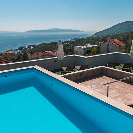 Apartment Lui With Rooftop Swimming Pool Ičići Kültér fotó