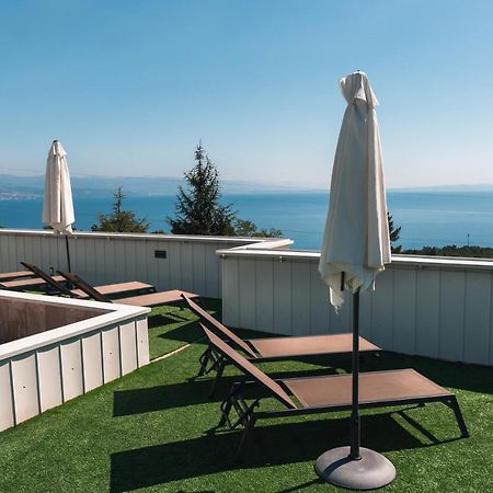 Apartment Lui With Rooftop Swimming Pool Ičići Kültér fotó