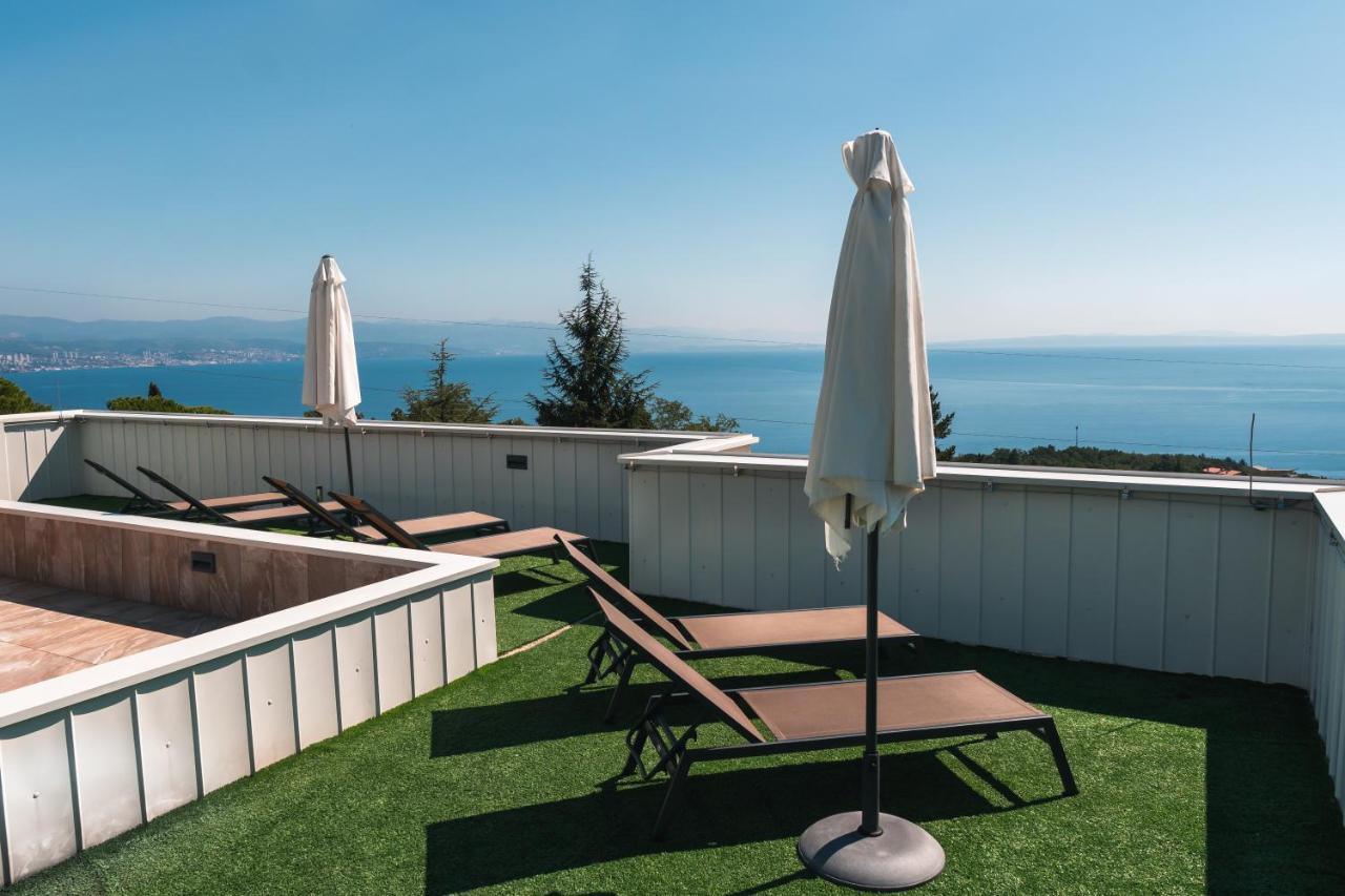 Apartment Lui With Rooftop Swimming Pool Ičići Kültér fotó